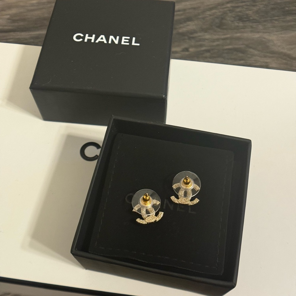 CHANEL Mini Gold Crystal CC Stud Earrings - Picture 7 of 9